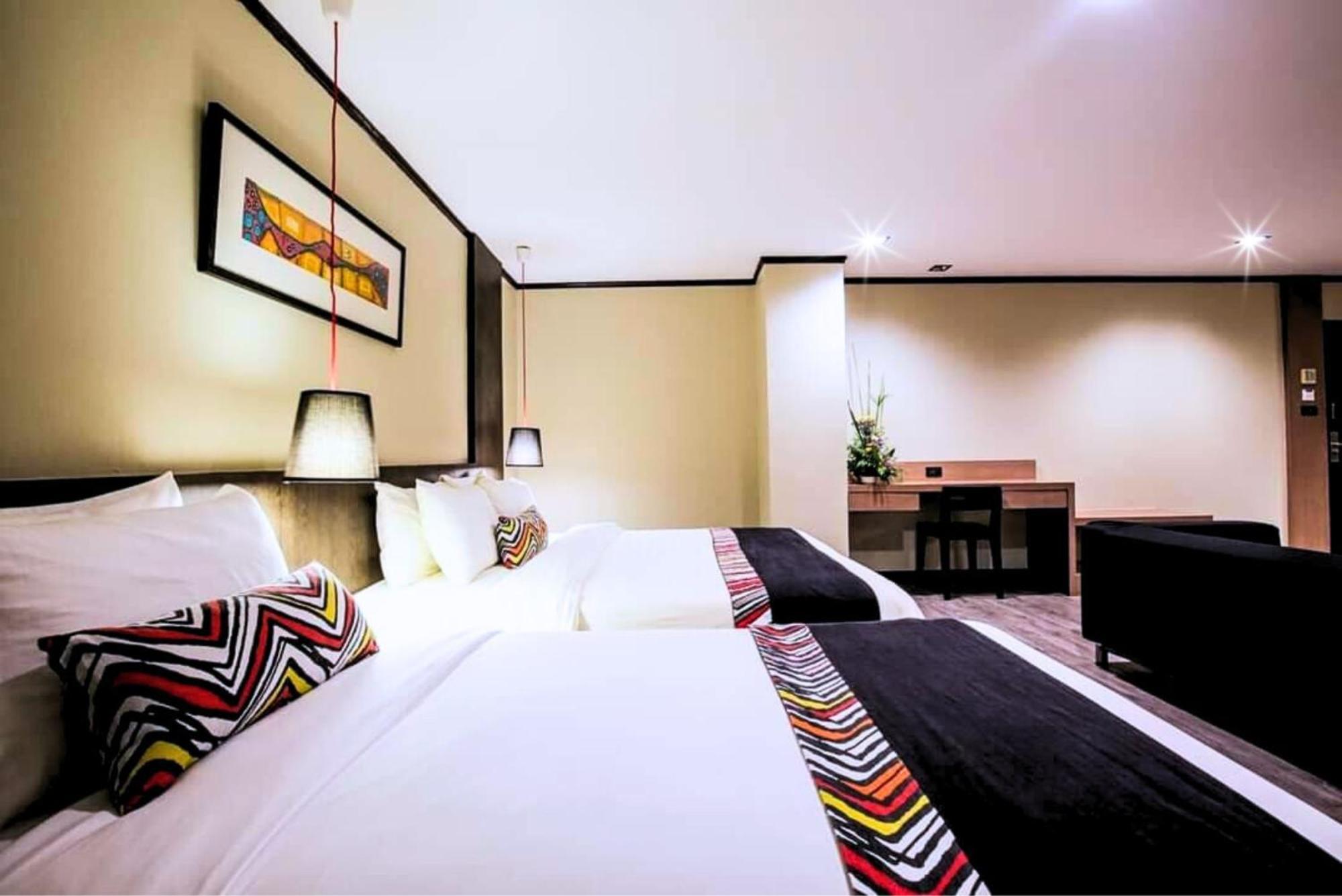 Inter Place Hotell 5*