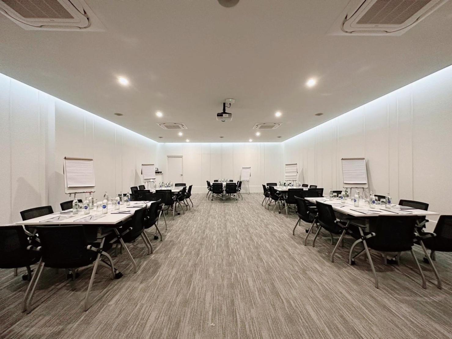 Hotel Wellness & Sukhumvit 107 4*