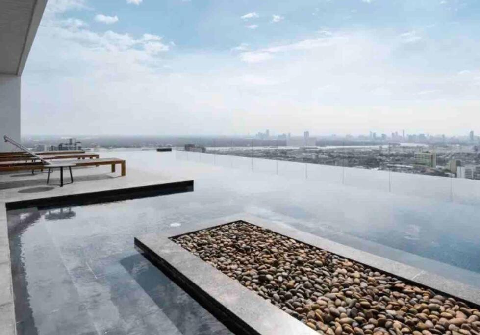 2 Bedrooms, 300 Metres Bts Ekkamai,sukhumvit Appartement *