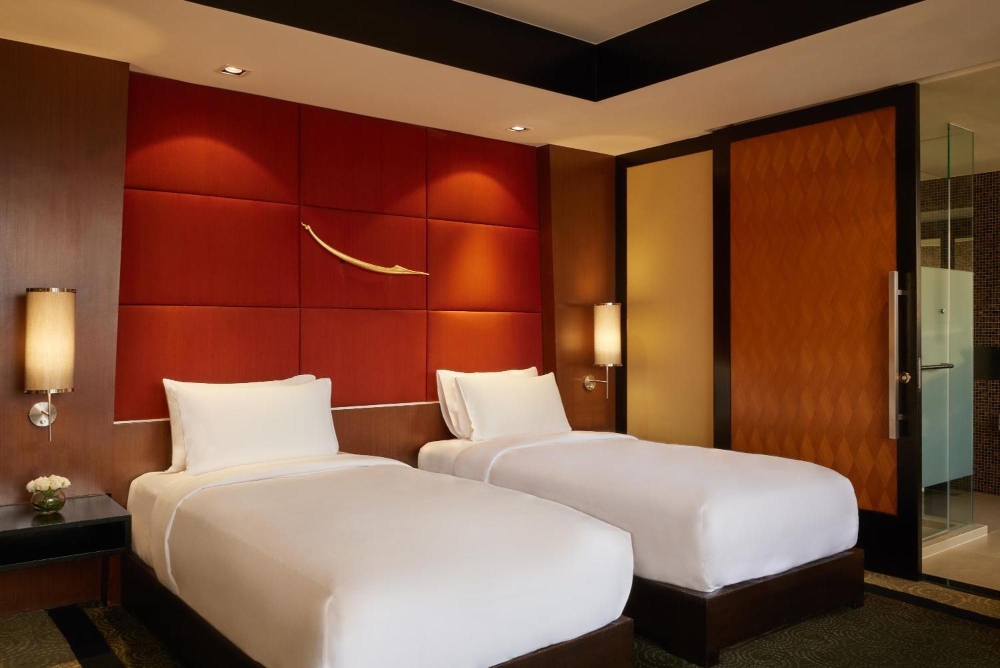 Banyan Tree Hotel 5*