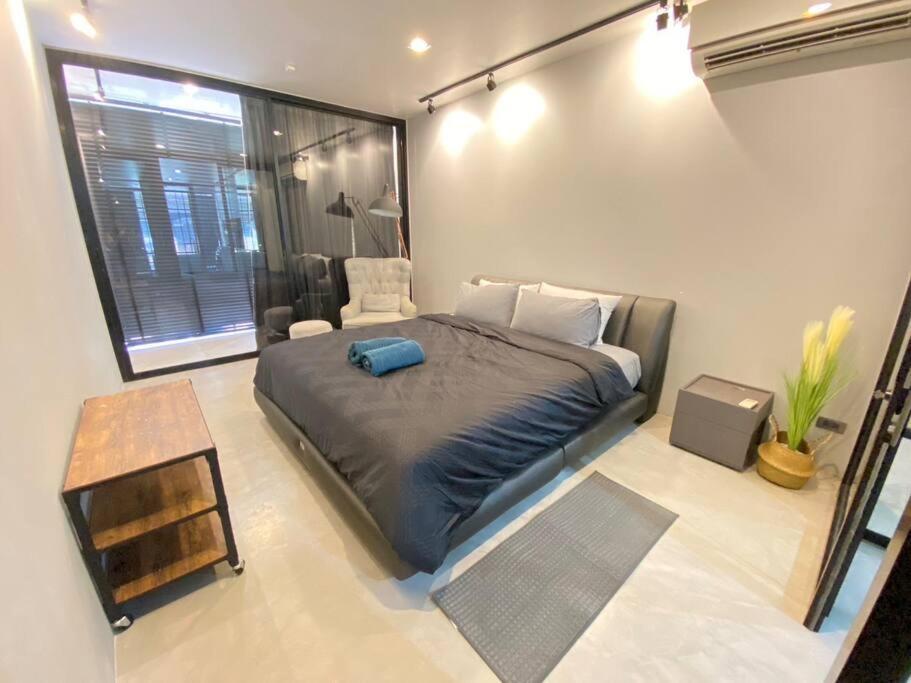 Selfcheckin Townhome In Charoen Nakhorn 60 Near Bts Iconsiam Asiatique And Chaophraya River Maximum 4 Guests Villa