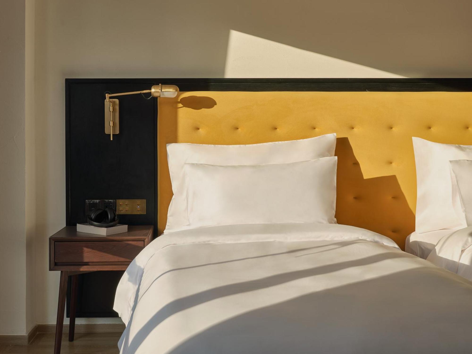 Public House Bangkok, A Member Of Design Hotel