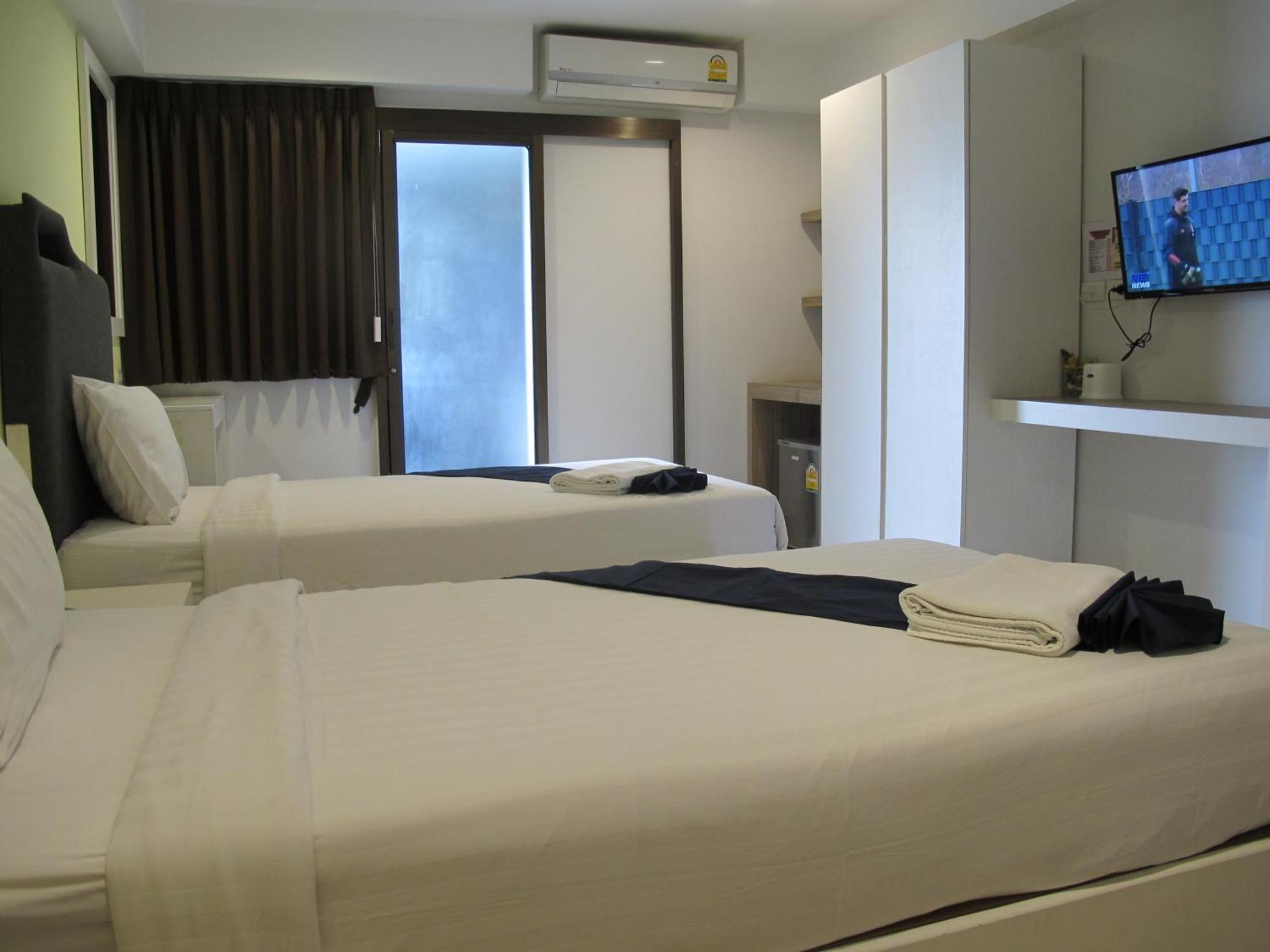 Sunny Hotel