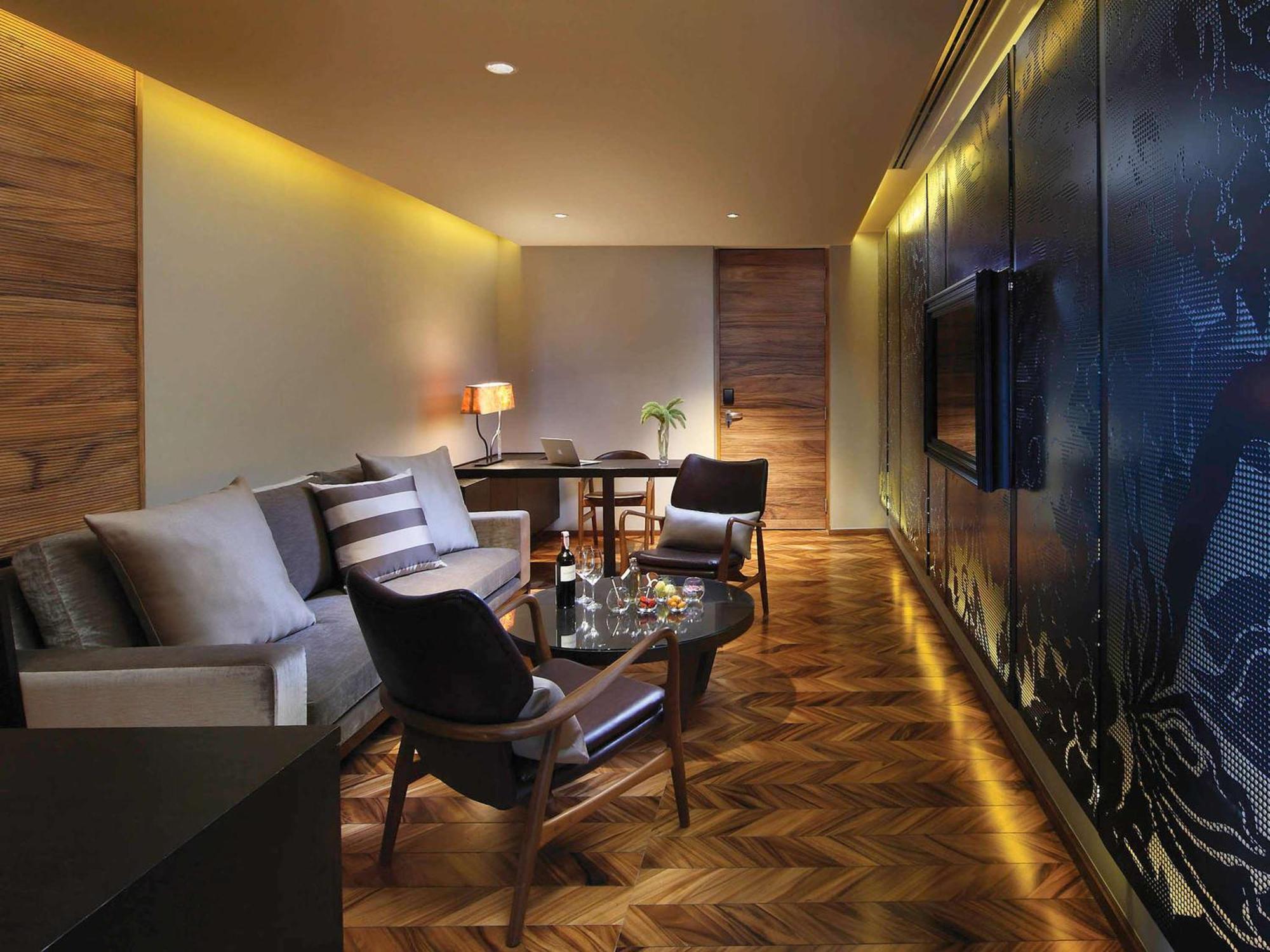 So/ Hotel