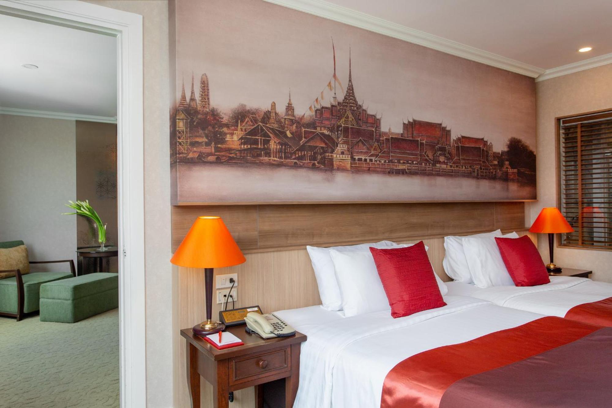 Ramada Plaza By Wyndham Menam Riverside 5* Banguecoque