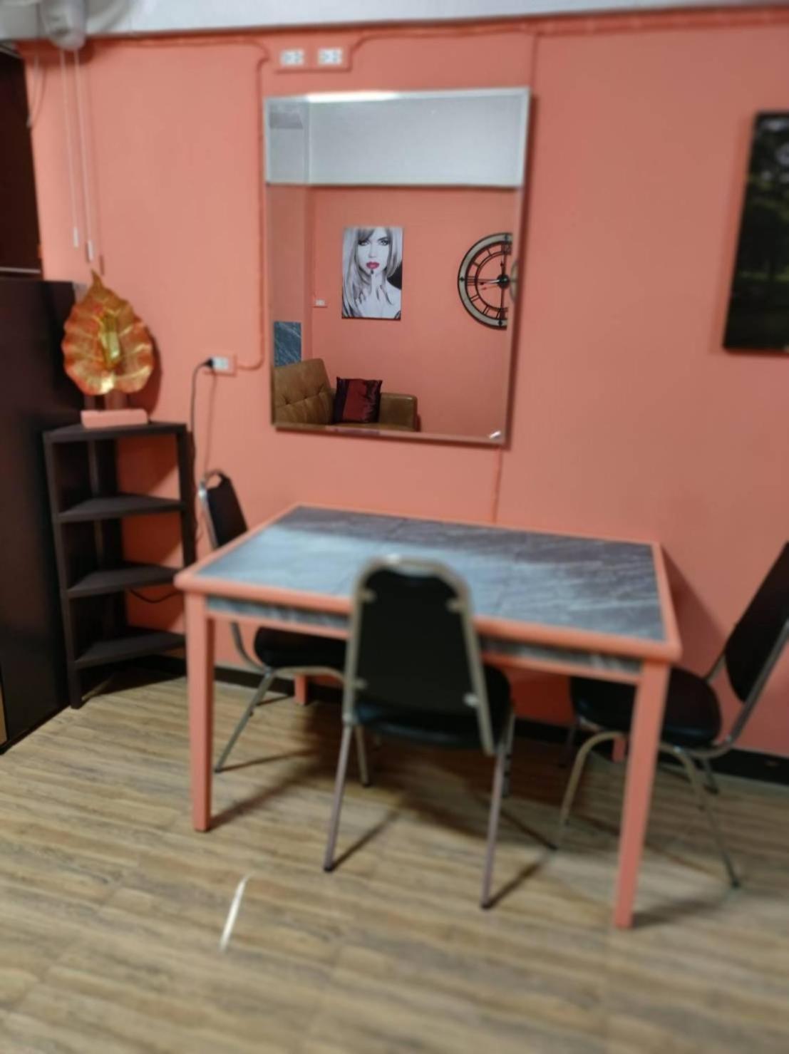 Close To Mrt On 12 Floor In Hua Mak Apartment Bangkok