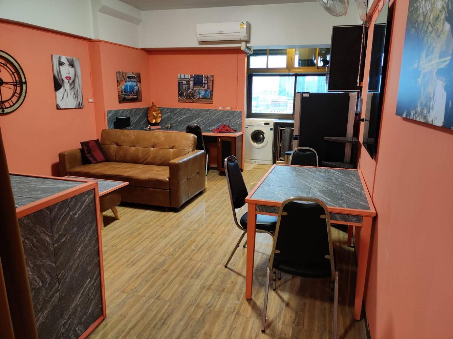 Close To Mrt On 12 Floor In Hua Mak Apartment Bangkok
