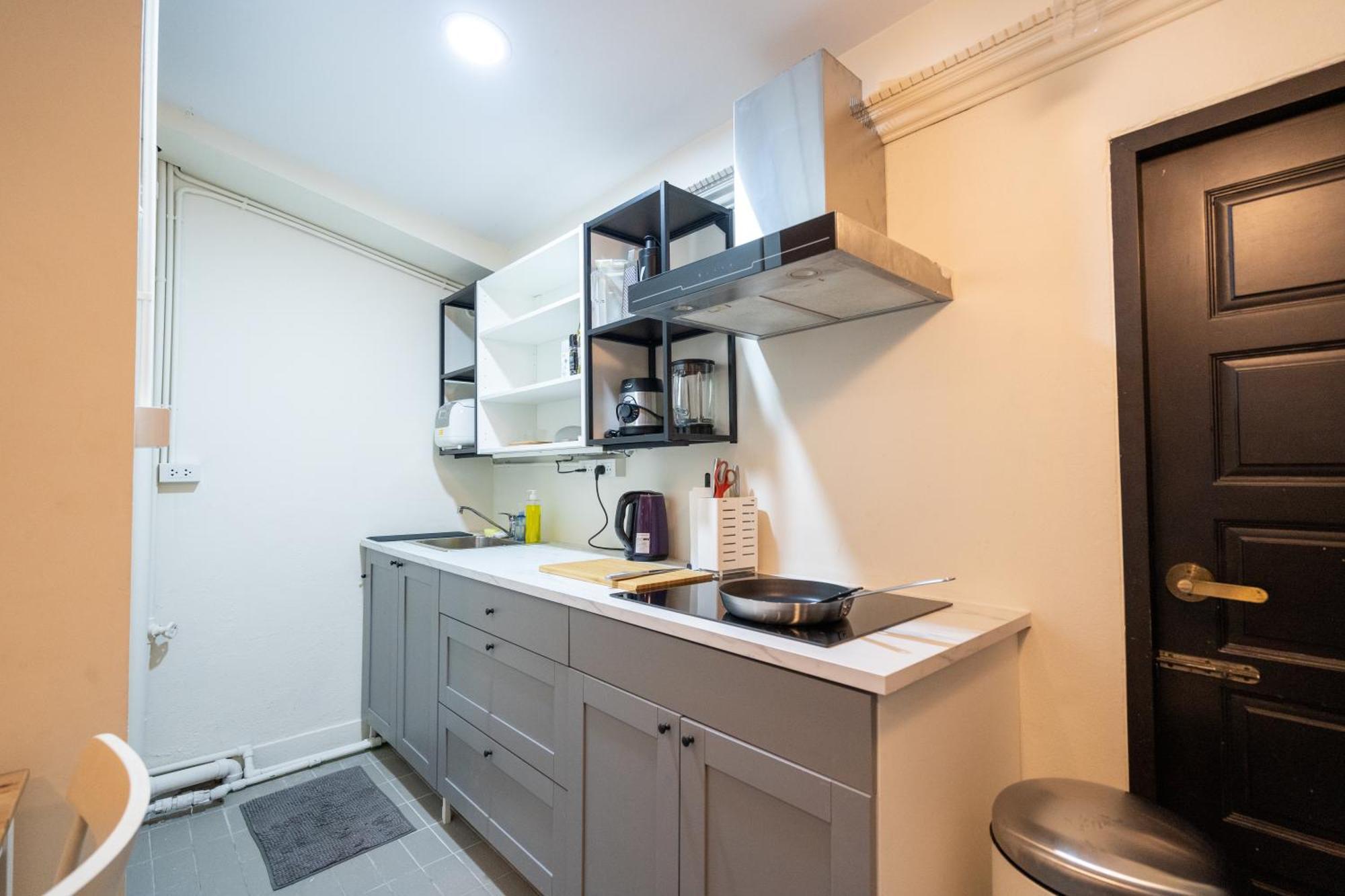 Amorn House Yenakart Sathorn 5 Stars Location Apartemen Bangkok