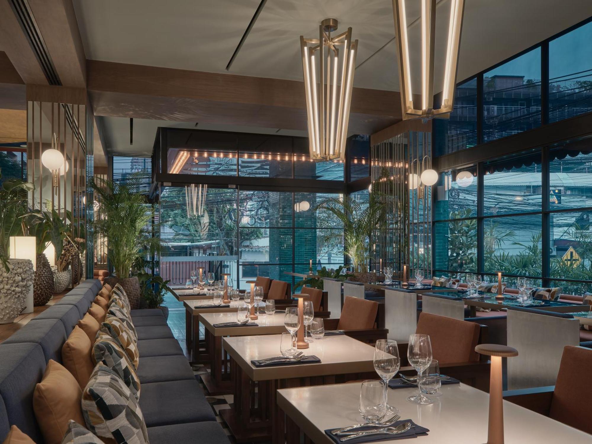 Public House - Sukhumvit 31 Khách sạn 5*