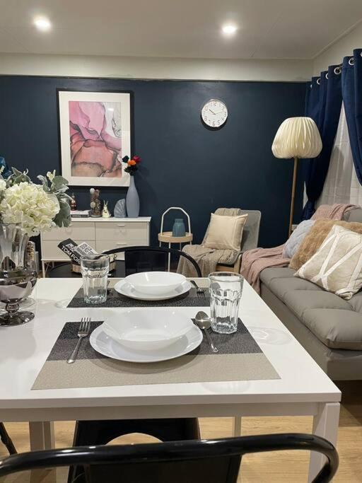 Rb7: Private House Downtown 1min Walk To Metro * Bangkok