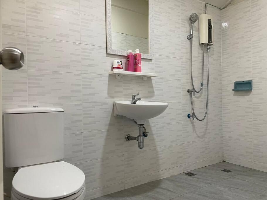Rb7: Private House Downtown 1min Walk To Metro Holiday home *