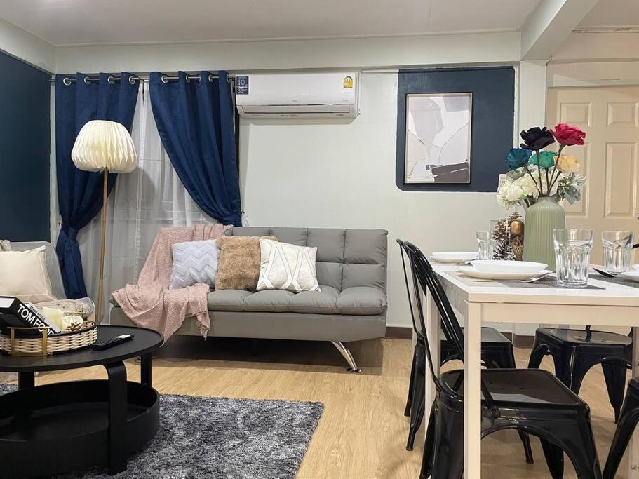 Holiday home Rb7: Private House Downtown 1min Walk To Metro