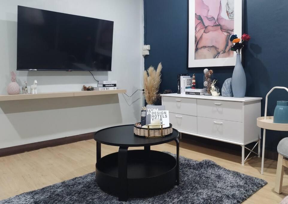 Holiday home Rb7: Private House Downtown 1min Walk To Metro