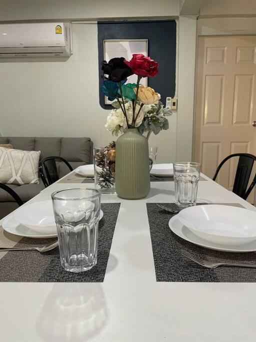 Rb7: Private House Downtown 1min Walk To Metro Holiday home *