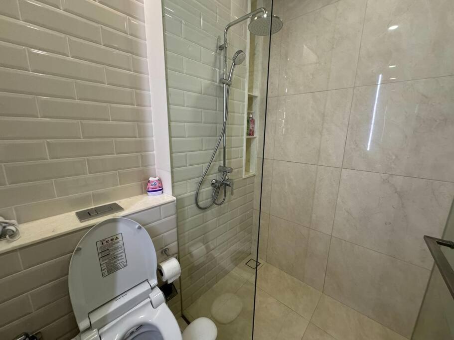 S42 Wyndham Garden Sukhumvit Bts Ekkamai Gym Swim Apartment *