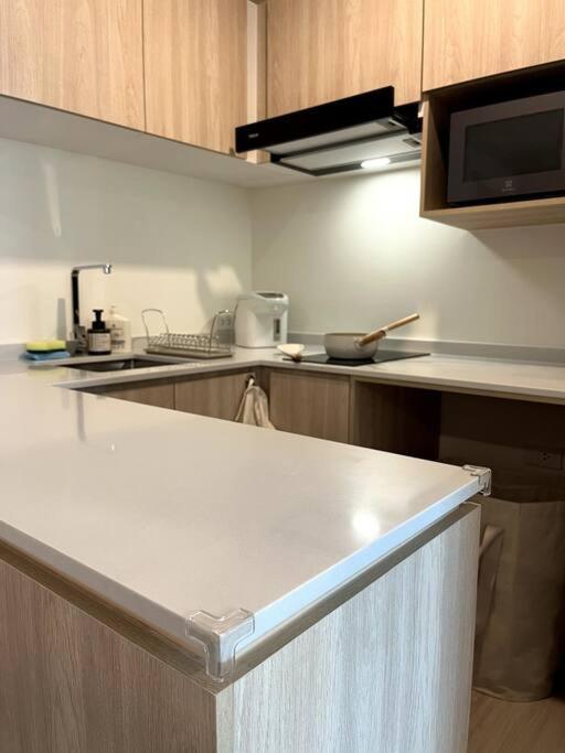 Nue Z-square Suan Luang Station - Near Train Night Market, Airport, Seacon Square Apartment Bangkok