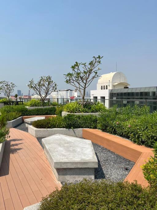 Apartment Nue Z-square Suan Luang Station - Near Train Night Market, Airport, Seacon Square Bangkok
