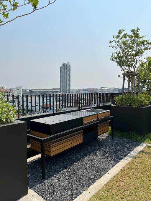 Apartment Nue Z-square Suan Luang Station - Near Train Night Market, Airport, Seacon Square Bangkok