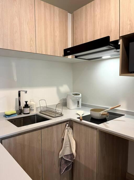 Apartment Nue Z-square Suan Luang Station - Near Train Night Market, Airport, Seacon Square Bangkok