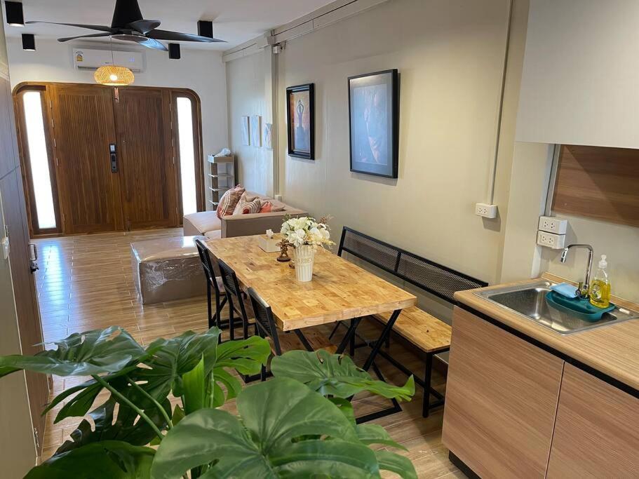 Private House With Pagoda View, Near Grand Palace * Bangkok