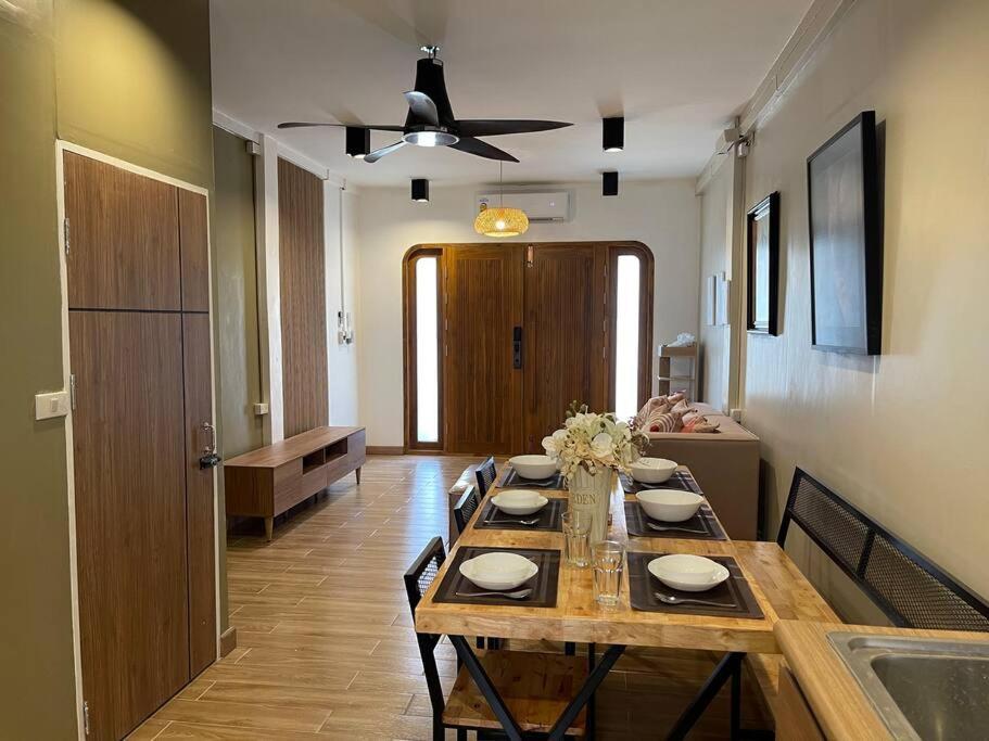 Private House With Pagoda View, Near Grand Palace Bangkok