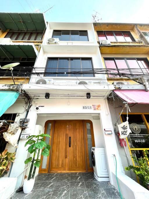 Private House With Pagoda View, Near Grand Palace