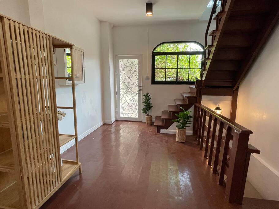 Private House With Pagoda View, Near Grand Palace