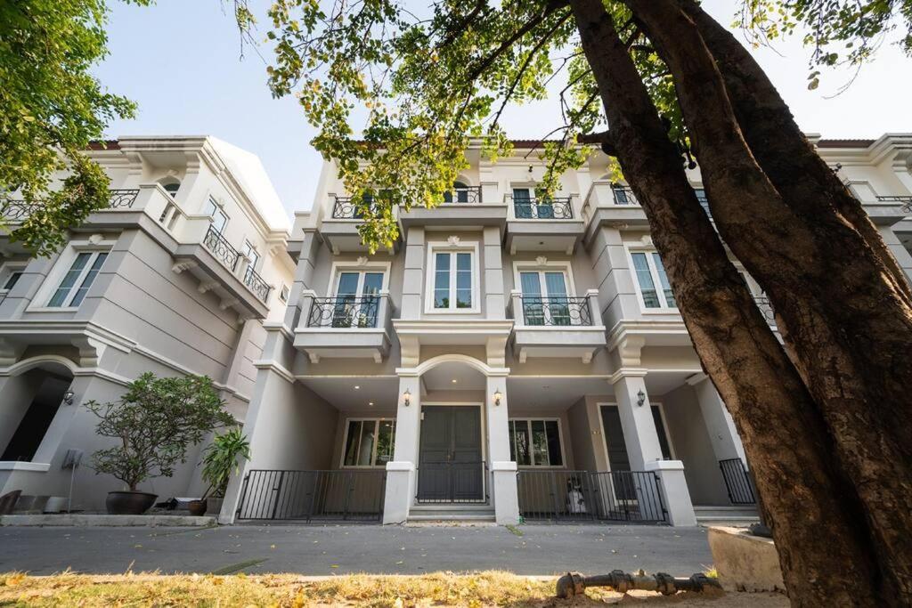 Miq_home901/asok Bts/resort Pool/12pax/1000mbwifi Villa