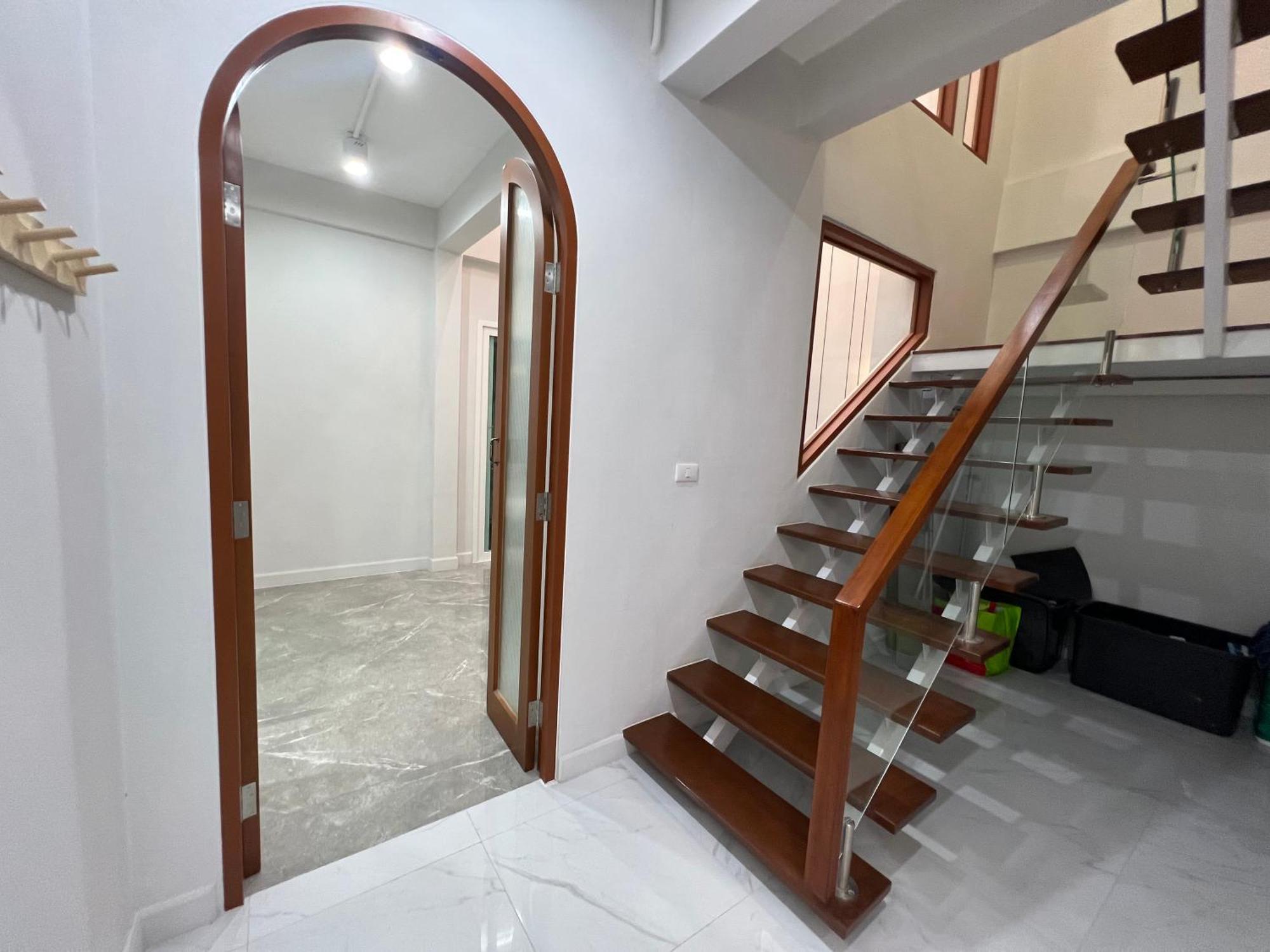 Huai Khwang Fullmoon House__city Center Family Experience *