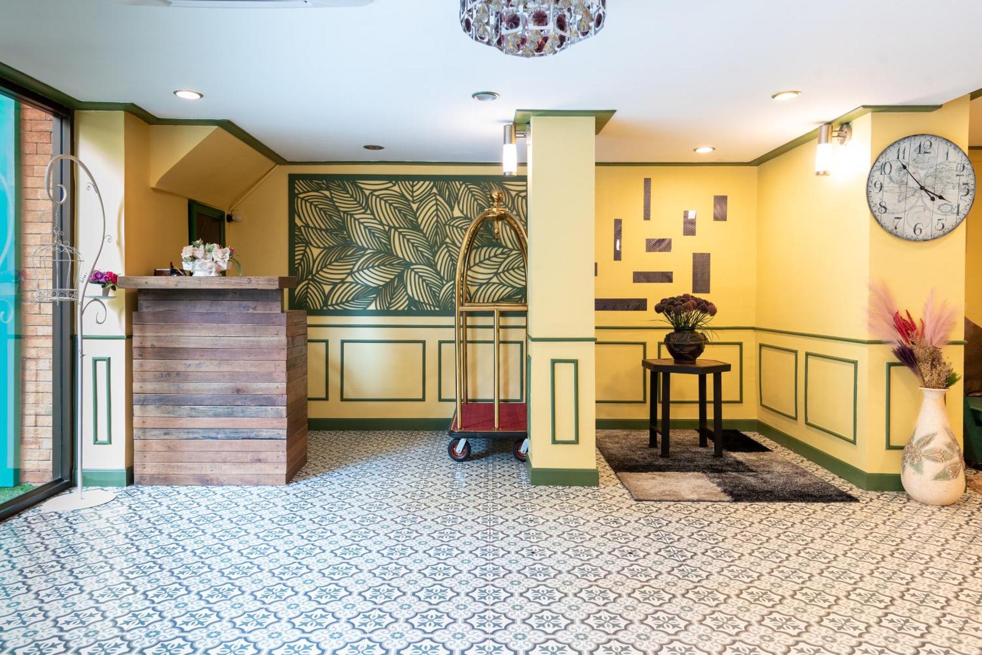 Hotel 75 Paradise Lane Managed By Loft Group Bangkok