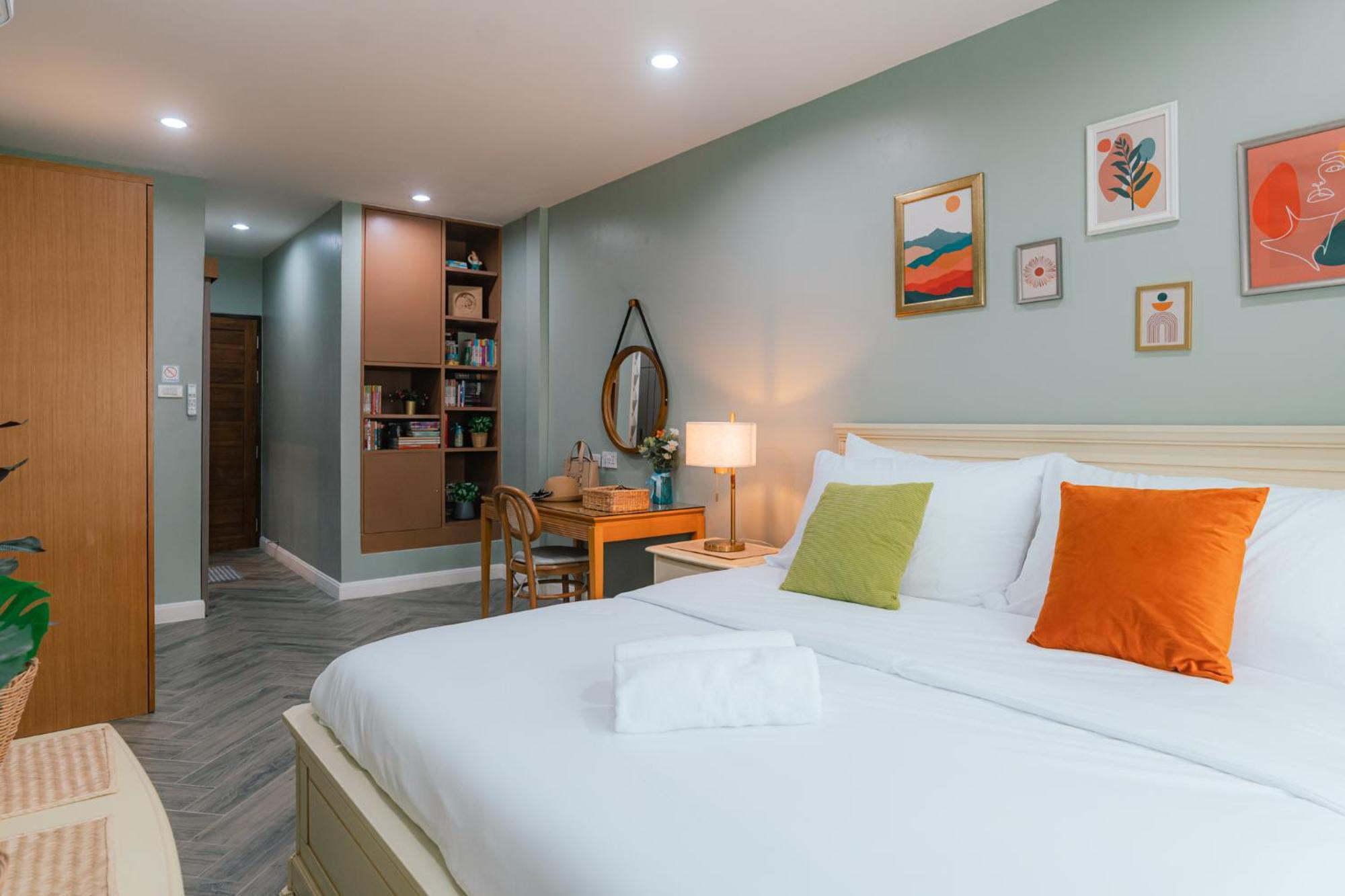 Vila Modern - 6beds, Center, Phrom Phong Bts, Em District, Terminal 21 Bangkok