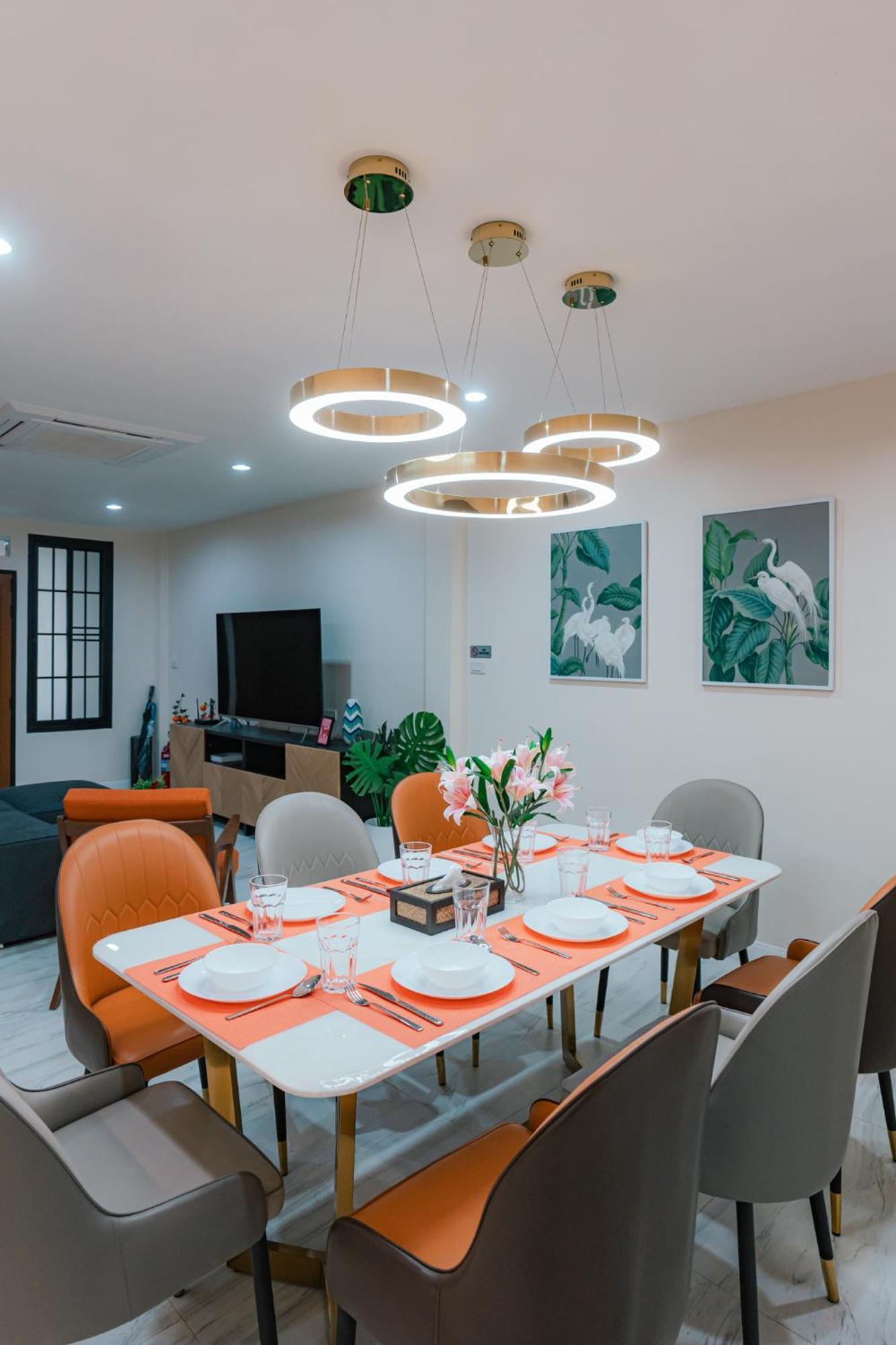Modern - 6beds, Center, Phrom Phong Bts, Em District, Terminal 21
