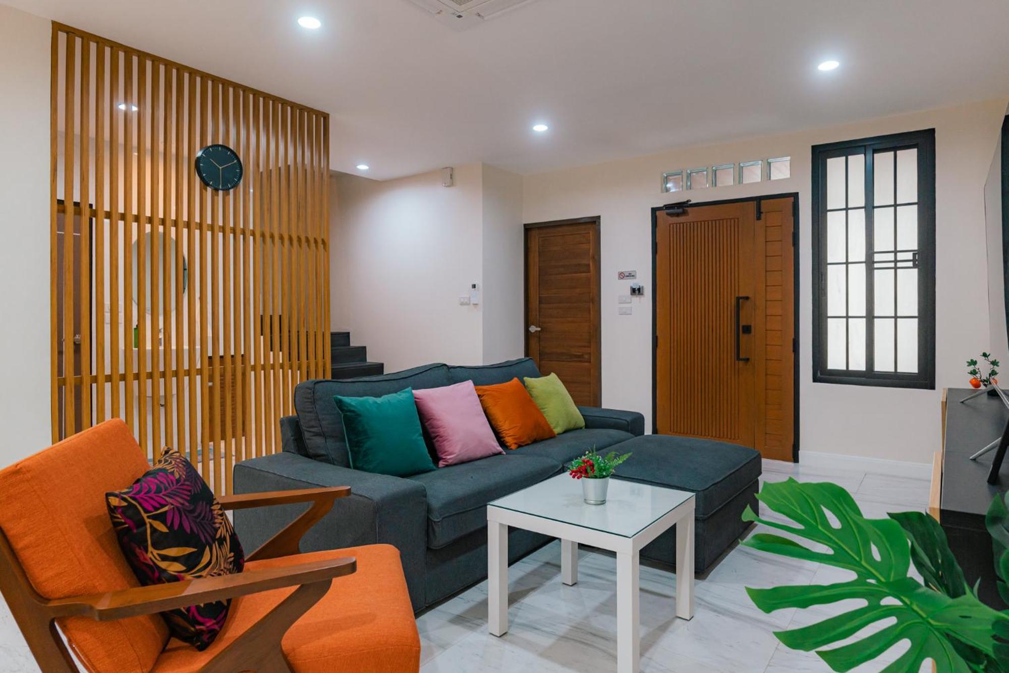 Modern - 6beds, Center, Phrom Phong Bts, Em District, Terminal 21 Vila