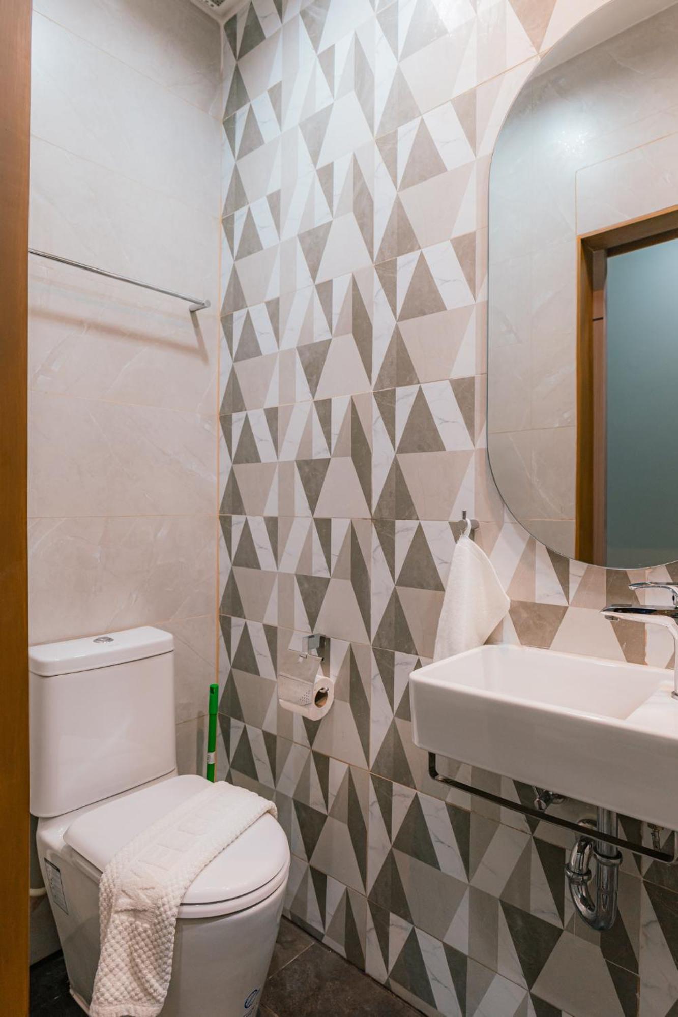 Modern - 6beds, Center, Phrom Phong Bts, Em District, Terminal 21