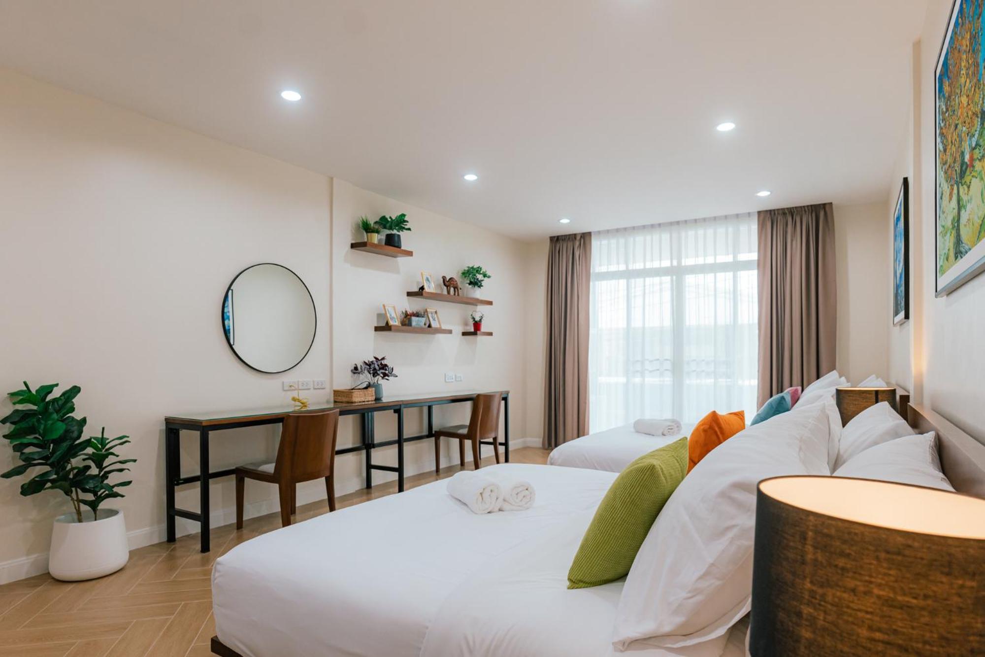 Modern - 6beds, Center, Phrom Phong Bts, Em District, Terminal 21 Vila
