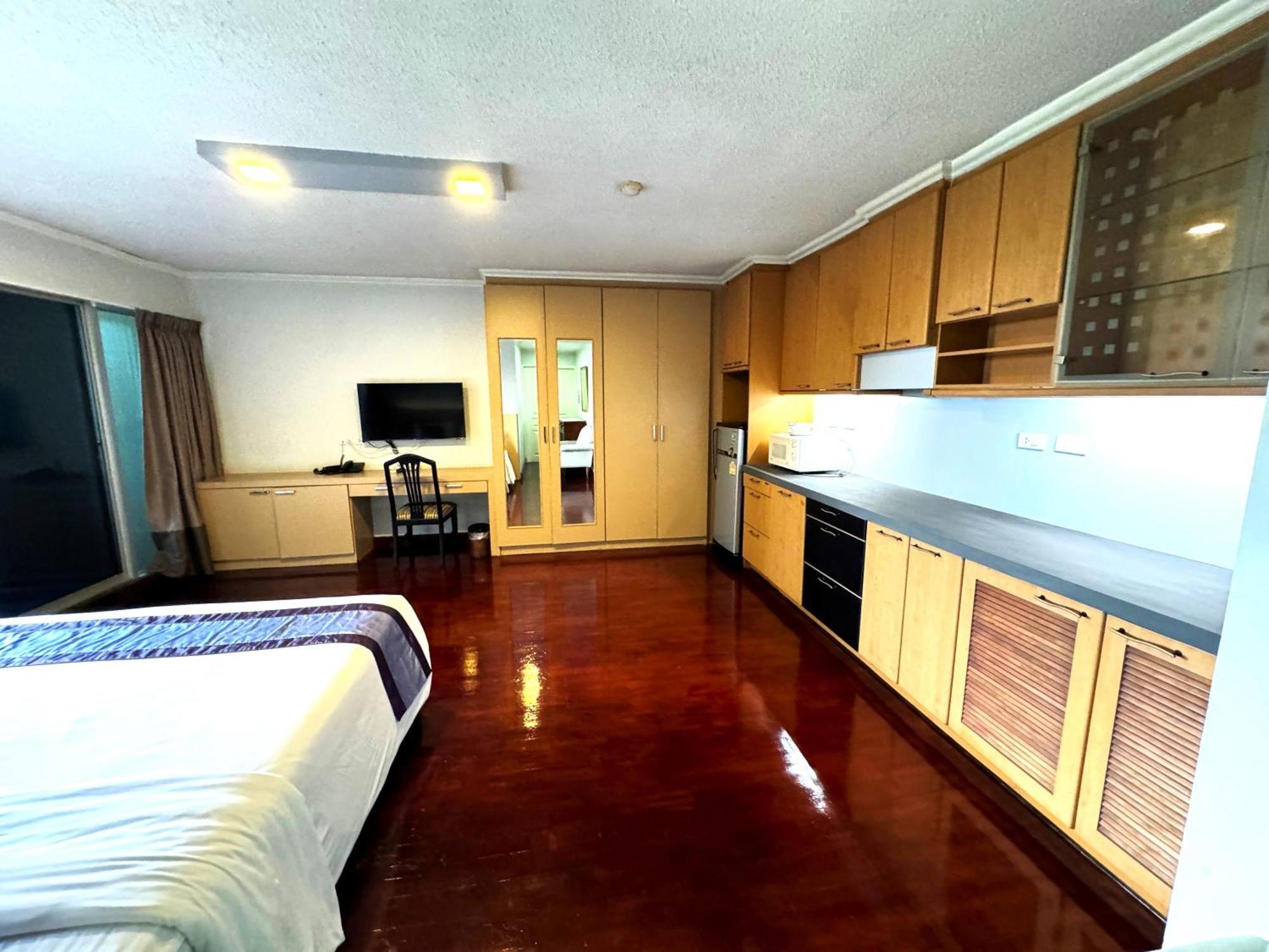 The Step Sathon 3*