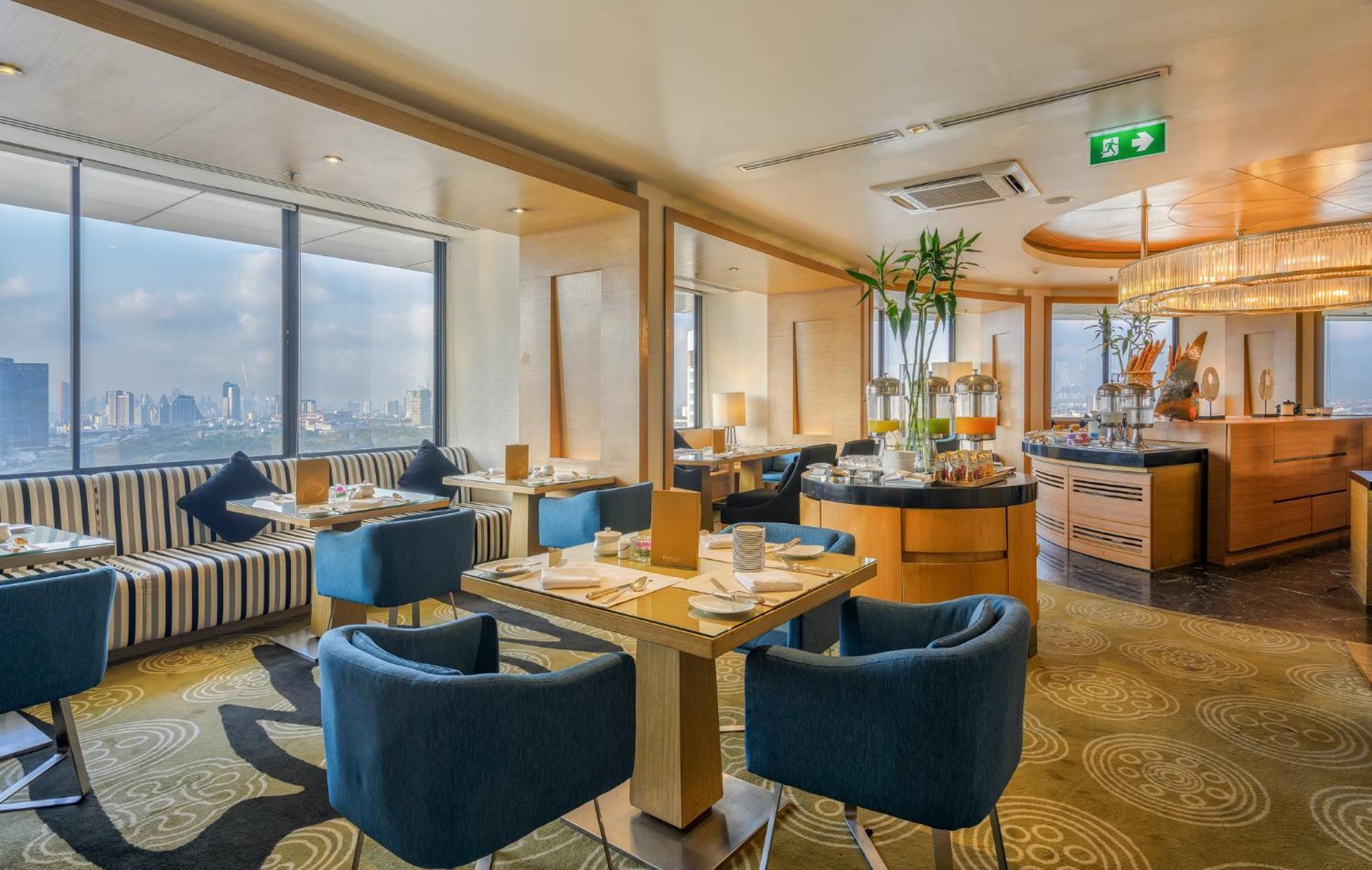 Khách sạn Centara Grand At Plaza Ladprao 5*