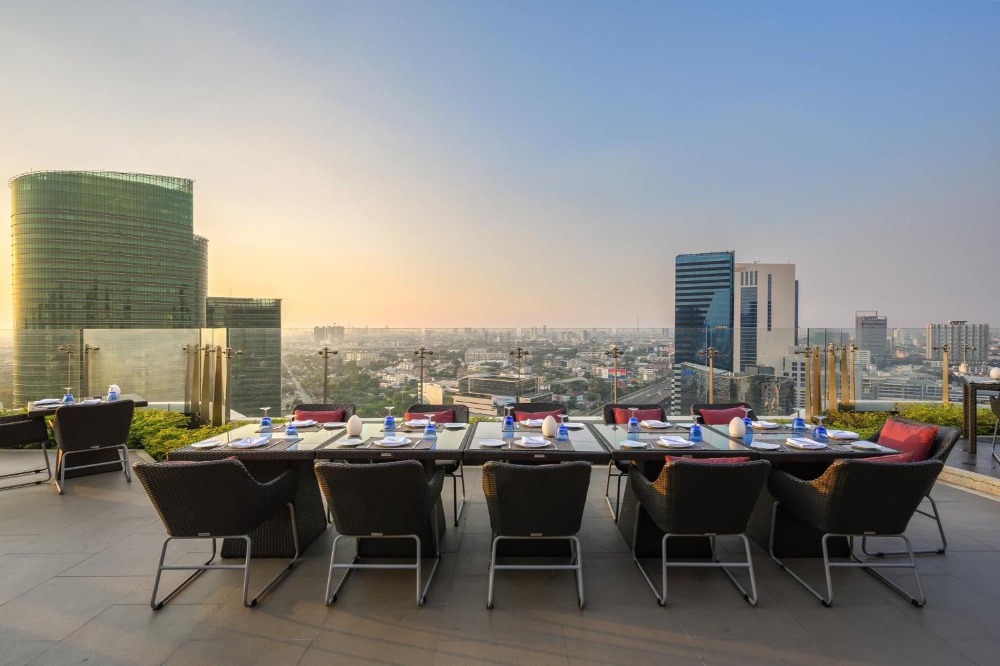 Khách sạn Centara Grand At Plaza Ladprao Bangkok
