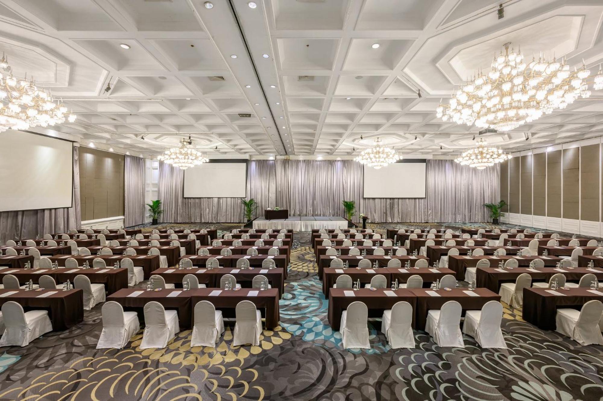 Khách sạn Centara Grand At Plaza Ladprao Bangkok