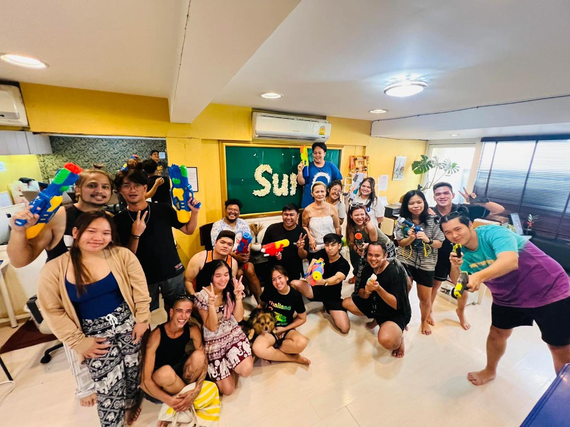 Sura Near Mrt Phra Ram 9 Asrama Bangkok