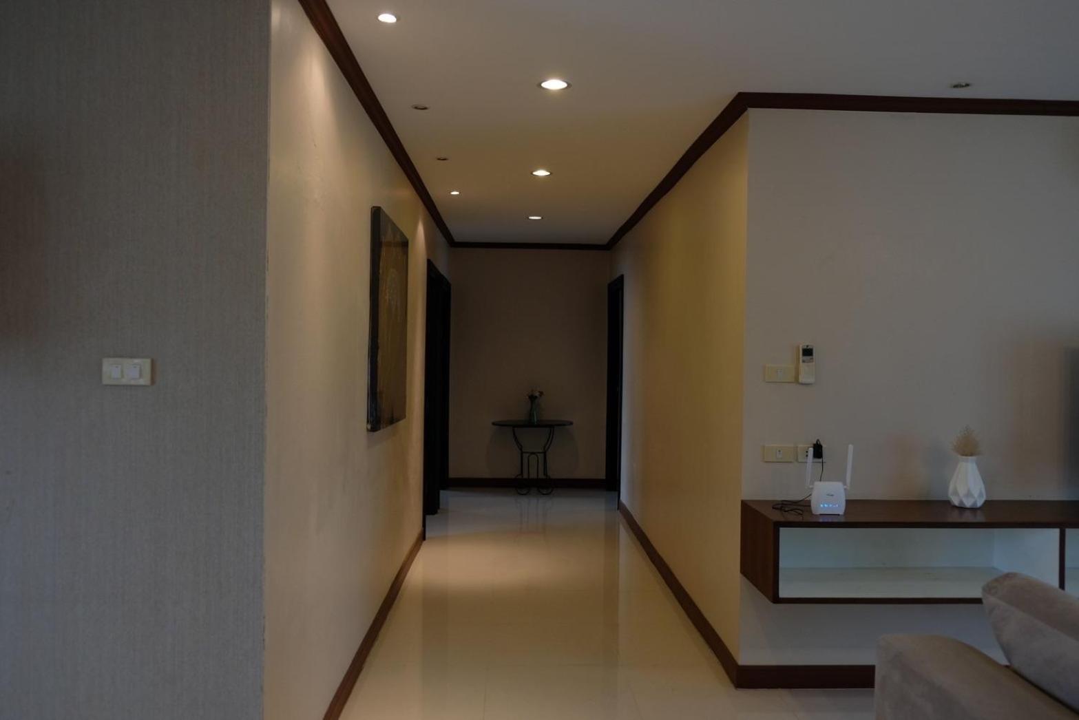 3 Bedrooms In Ekkamai,sukhumvit Apartment