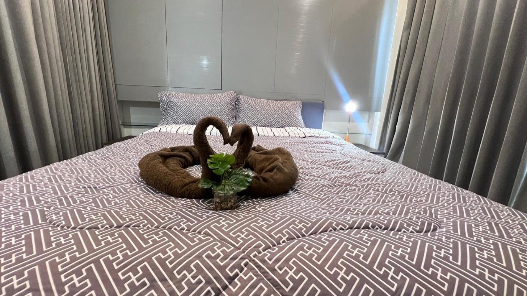 A Rama9 Apartment *