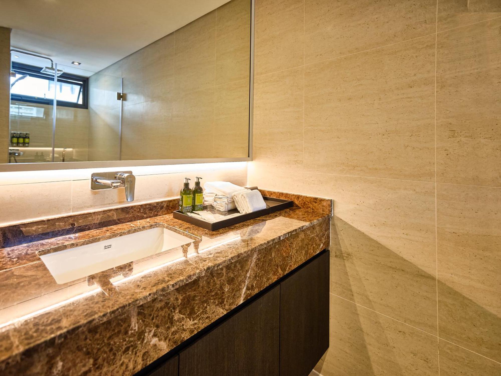 Hotel Floral Court & Sukhumvit 13