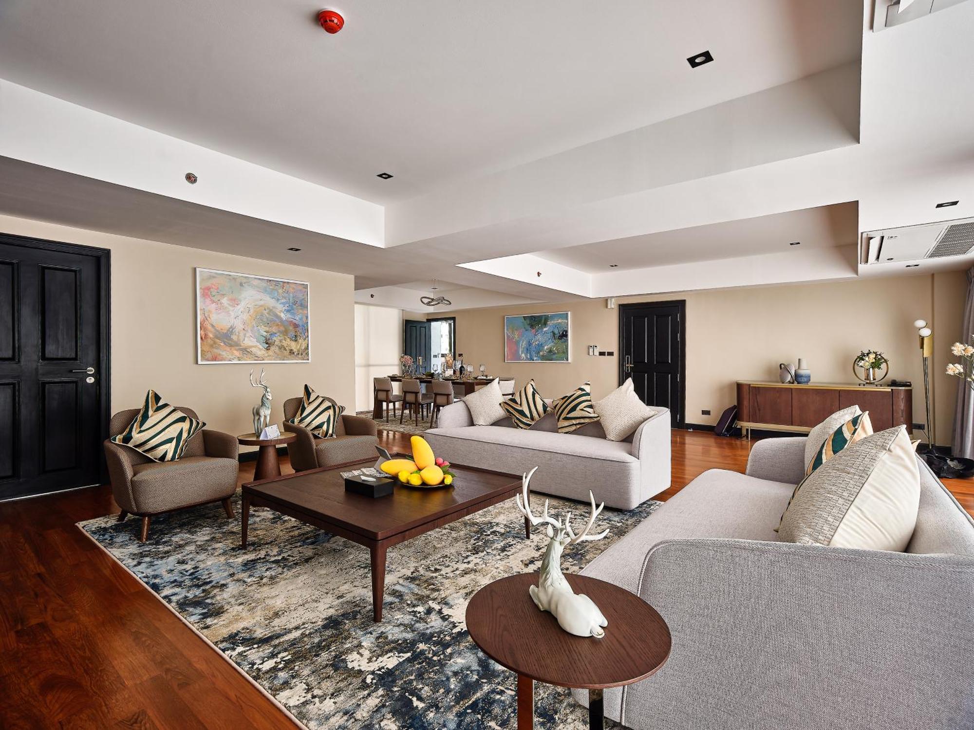 Floral Court & Sukhumvit 13
