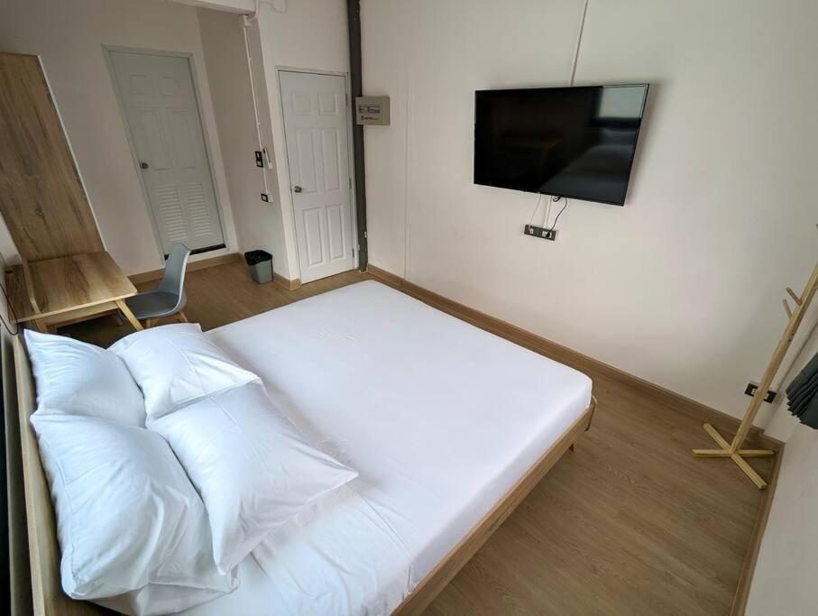 Cloud9 Hometel - Entire House 3br 170m To Bts Private Quiet & Comfy Holiday home Bangkok