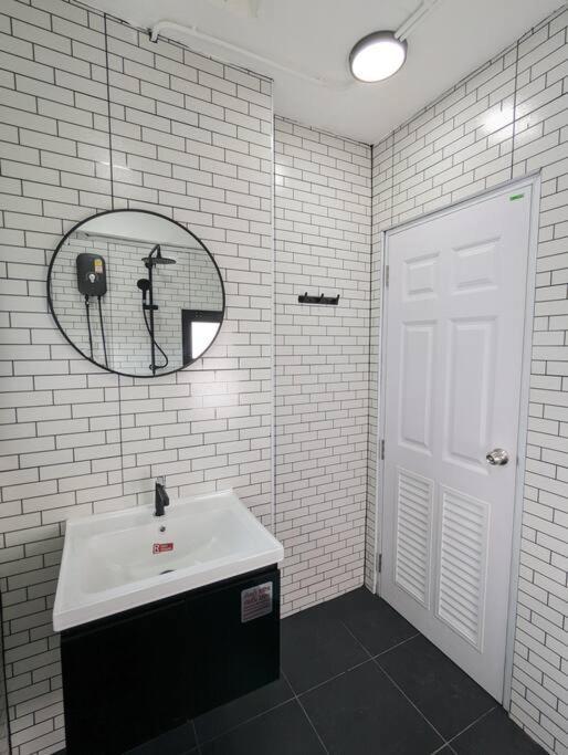 Cloud9 Hometel - Entire House 3br 170m To Bts Private Quiet & Comfy Holiday home *