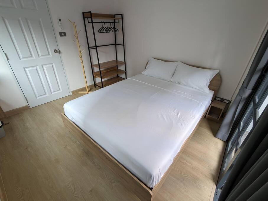 Cloud9 Hometel - Entire House 3br 170m To Bts Private Quiet & Comfy Bangkok