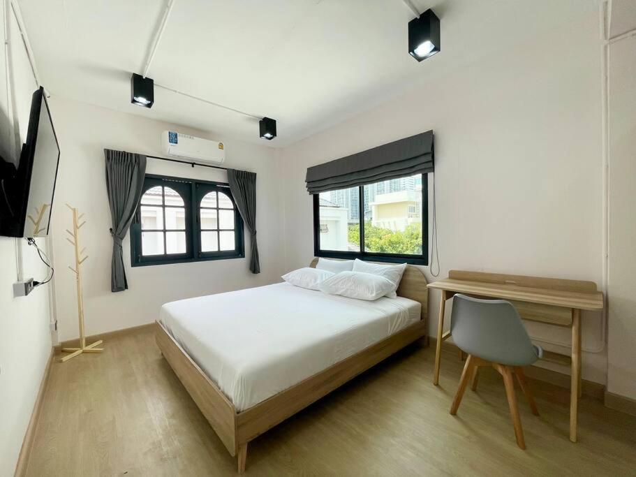 Cloud9 Hometel - Entire House 3br 170m To Bts Private Quiet & Comfy Bangkok