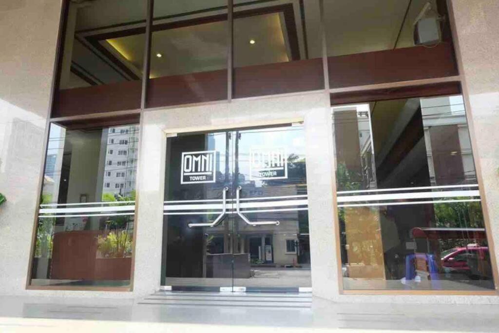 Selfcheckin 1 Bedroom Omni Tower Center Near Ploenchit Asoke Sukhumvit Bts Night Club Pool&gym * Bangkok