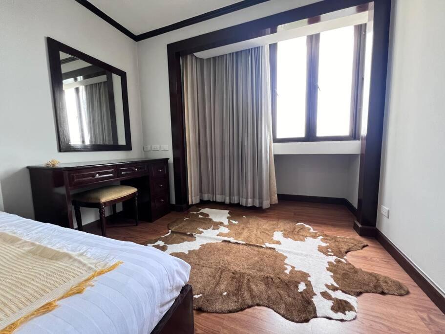 Selfcheckin 1 Bedroom Omni Tower Center Near Ploenchit Asoke Sukhumvit Bts Night Club Pool&gym Căn hộ *